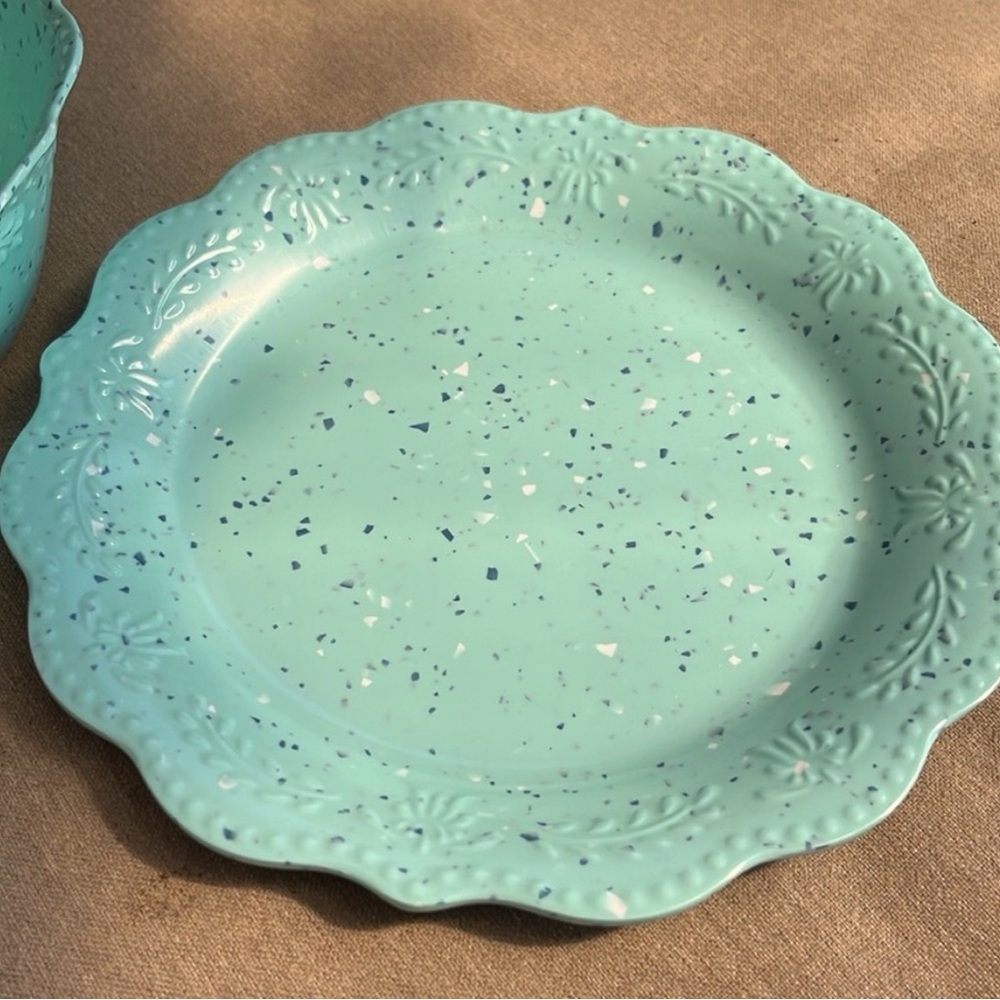 Pioneer Woman Plate ONLY
